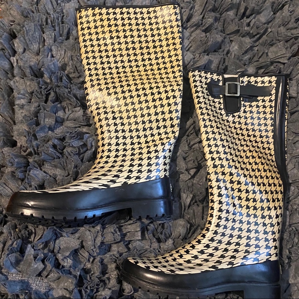 Sperry Houndstooth Rain boots Size 7.
